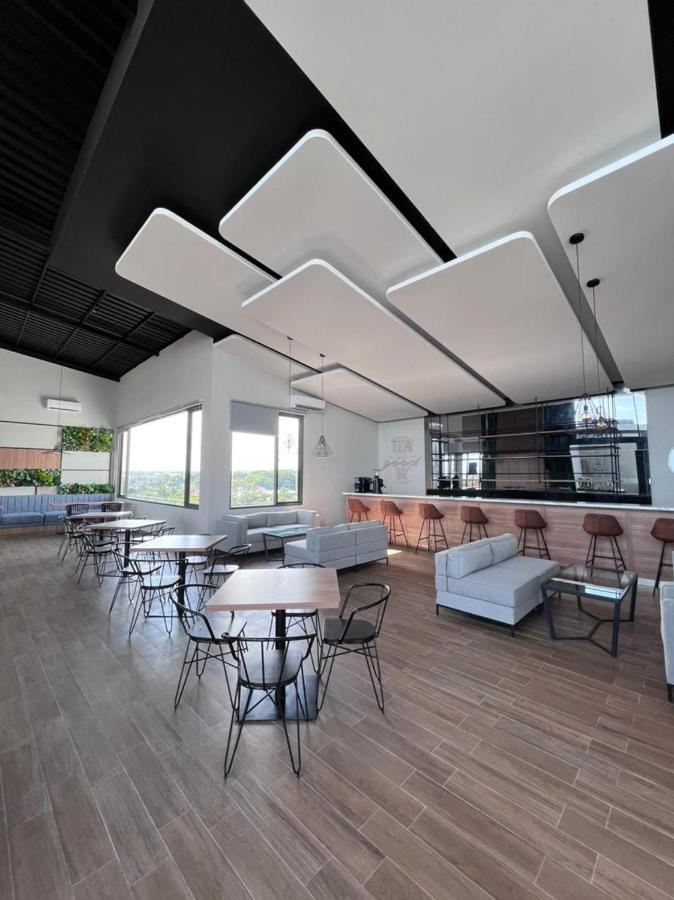 Front One King Hotel Tuban Tuban  Экстерьер фото